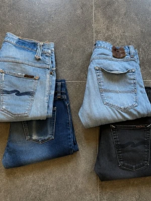 Feta jeans  - Lägg bud på enskilda eller alla. De är från w30 till w32. Längden är från 32-34. Inga defeketer. Kolla mina senaste annonser för mer info annars kan man bara fråga.