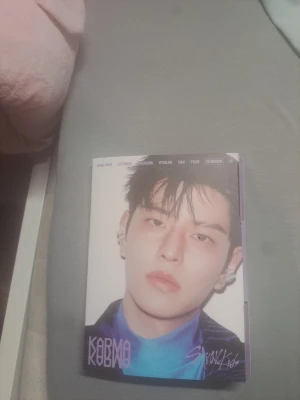 Stray Kids KARMA album - Seungmin accordion album. CD har aldrig blivit spelad, foto korten är helt nya och ingen poster har gått up på väggen.  DM om du vill se foto korten och poster. 