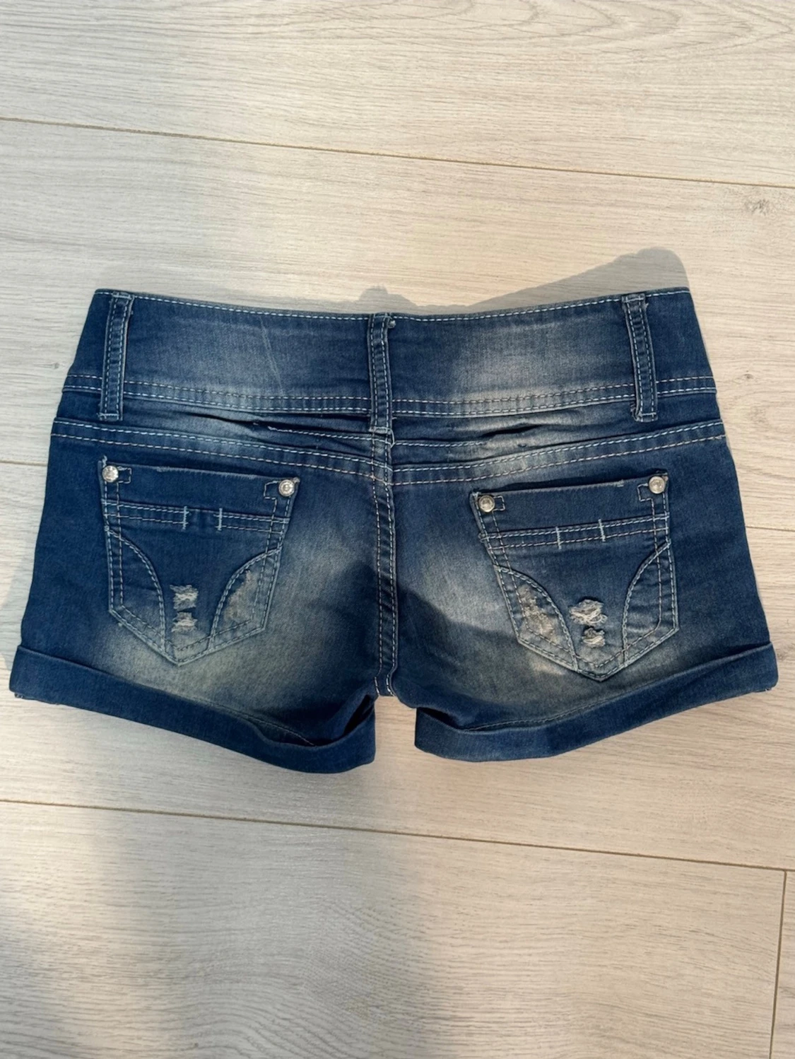 Jeansshorts med slitningar 20050 - 6
