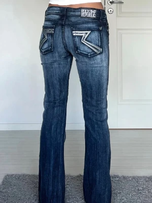 Rock and republic jeans  - Helt nya jeans från rock & republic. Lappen kvar. Midjemått: 40cm rakt över. Innerbenslängd: 76cm 💗