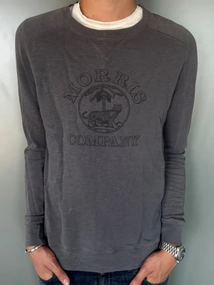 Morris Crewneck - Strl - M | Skick - 9/10 | Nypris - ca 1200kr | Vid minsta lilla fundering är det bara att höra av sig