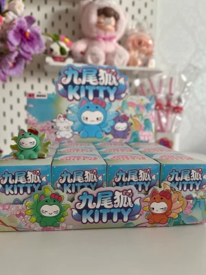 Hello kitty foxtail - 25kr/st Hello kitty blind box obs! Helt nya så man får en random🫶🏻köp endast om du är okej med det