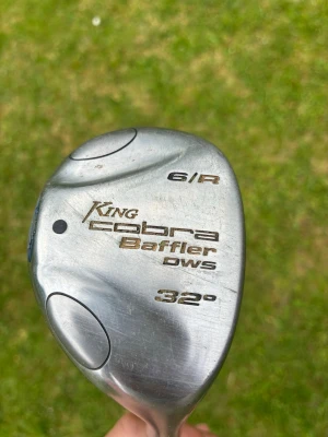 King Cobra Baffler DWS 6/R 32° golfklubba - hybrid dam KÖP VIA POSTNORD - Kibg cobra hybrid 32 grader - dam🐍. Bra använt skick, greppet kan behövas bytas. Har många bra runde i sig o flera till🏌️🙂KÖP EJ VIA INSTABOX PAKET BLIR FÖRSTORT,VÄLJ GÄRNA POSTNORD🙂