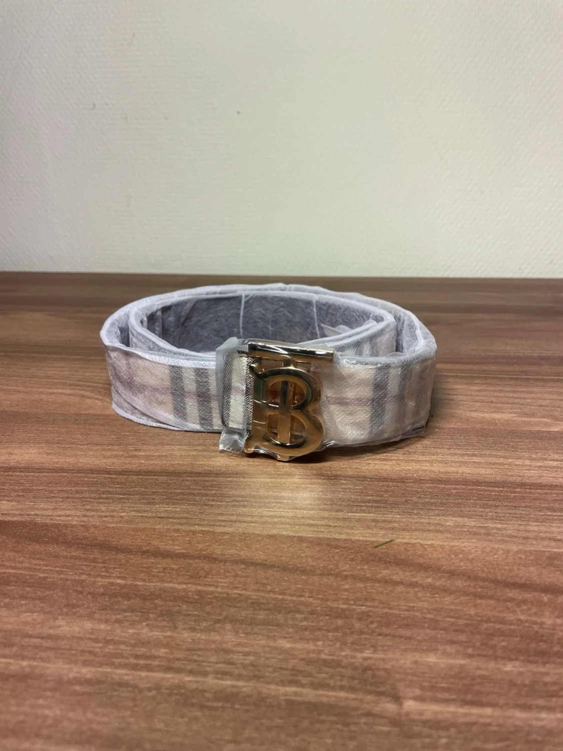 Randigt Burberry bälte med B-spänne - 1