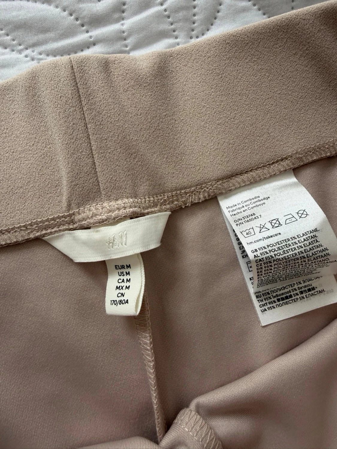 Beige högmidjade shorts från H&M - 1