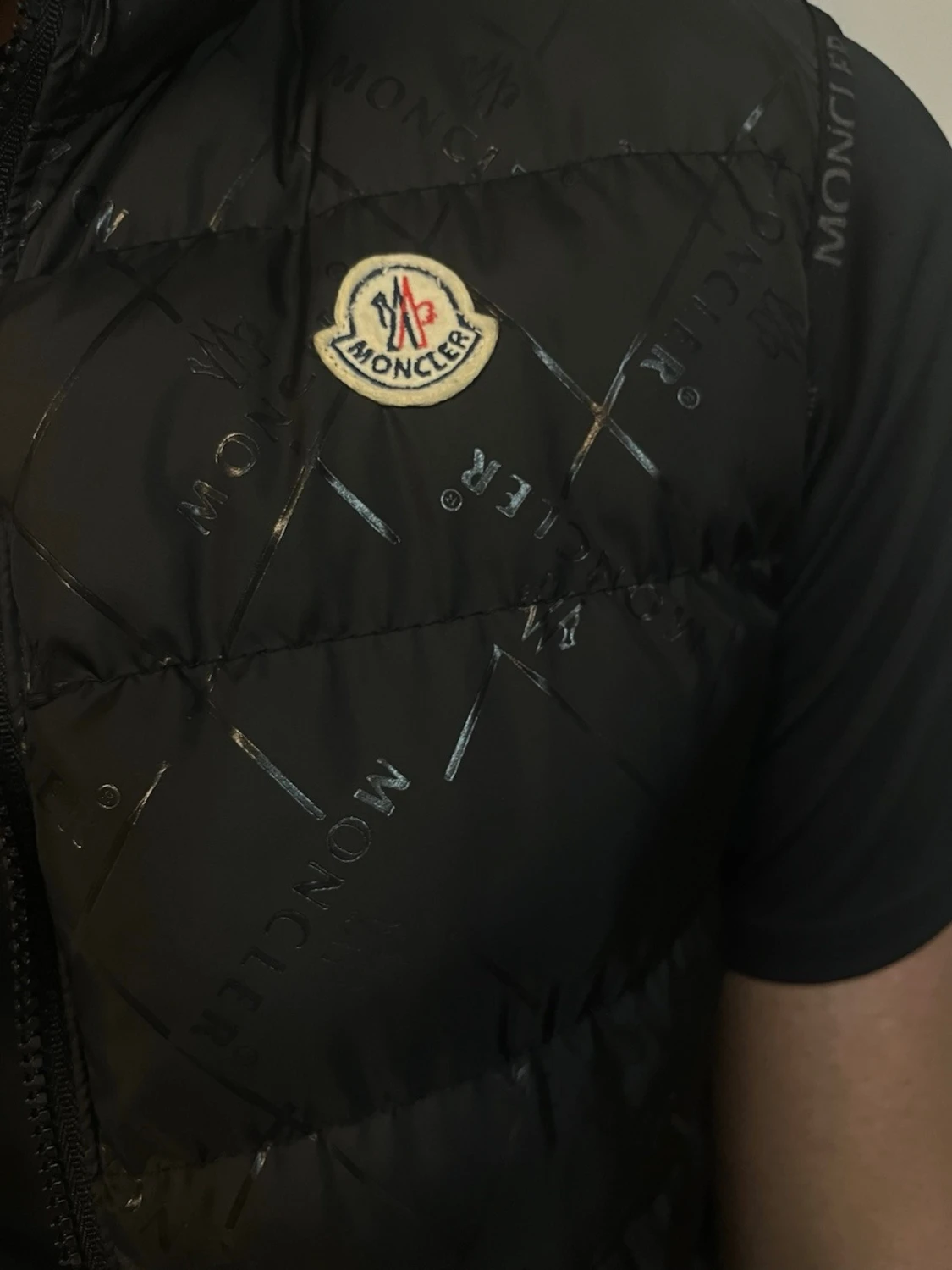 Svart dunväst från Moncler - 1