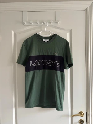Lacoste Tshirt - Mängdrabatt finns! Ju fler plagg du köper, desto bättre pris kan jag ge!
