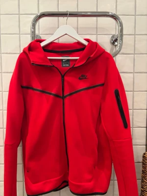 Nike tech tracksuit - Nike teck tracksuit som är precis som ny