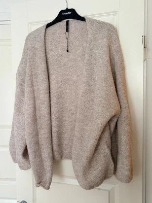 Lager 157 kofta  - Helt ny oanvänd säljer den då jag inte kommer använda den