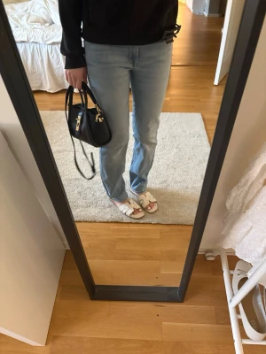 Ljusblå jeans - Söta blåa jeans från vero Moda i storlek. EU 27/32🩵