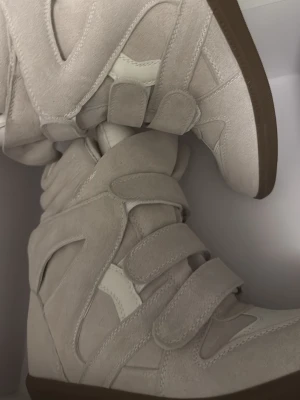 vit/beige beckett i 41 😃 - med fri frakt ☺️🔥