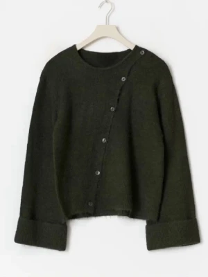 Superfin grön tröja - Den är i toppen skick tveka inte vid frågor 🩷