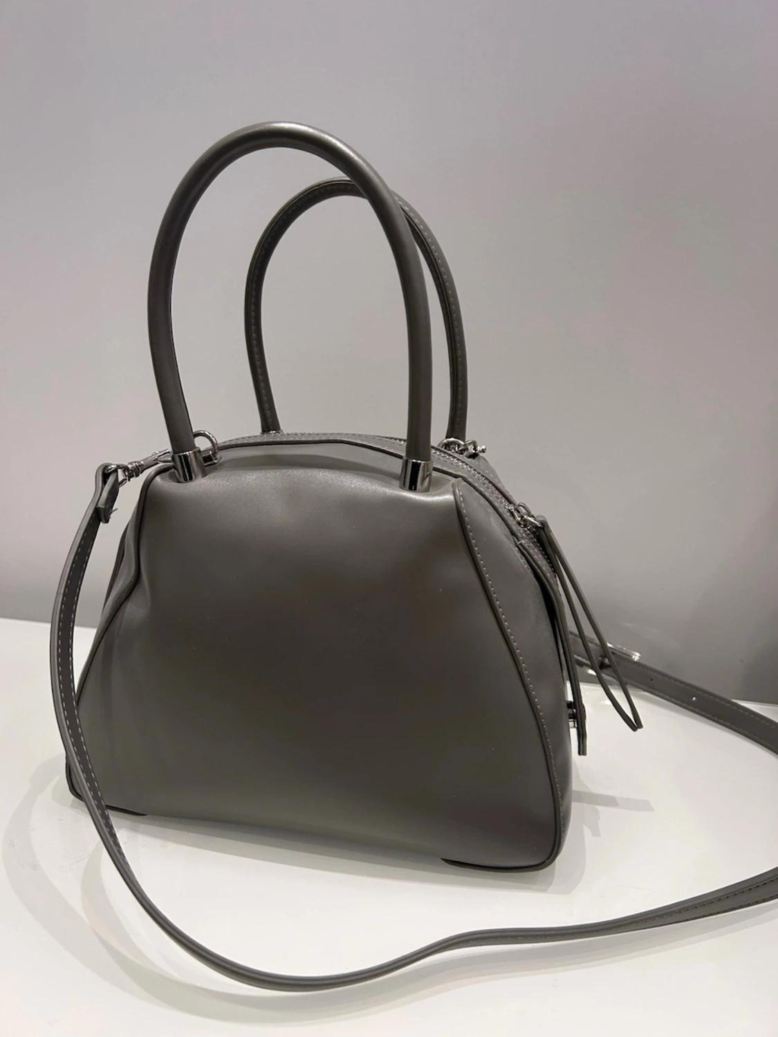  Grå handväska  - 1