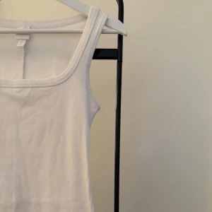 Klänning - Ribbad klänning.