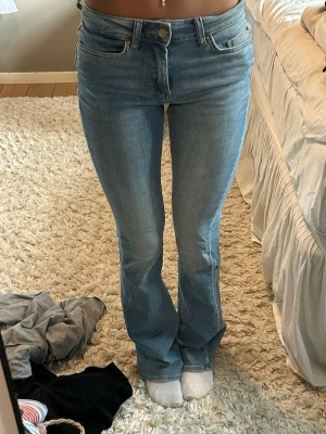 Jeans - Jeans från only i xs! Jättesköna jeans dock ett litet hål på ena benet men inget som syns🥰