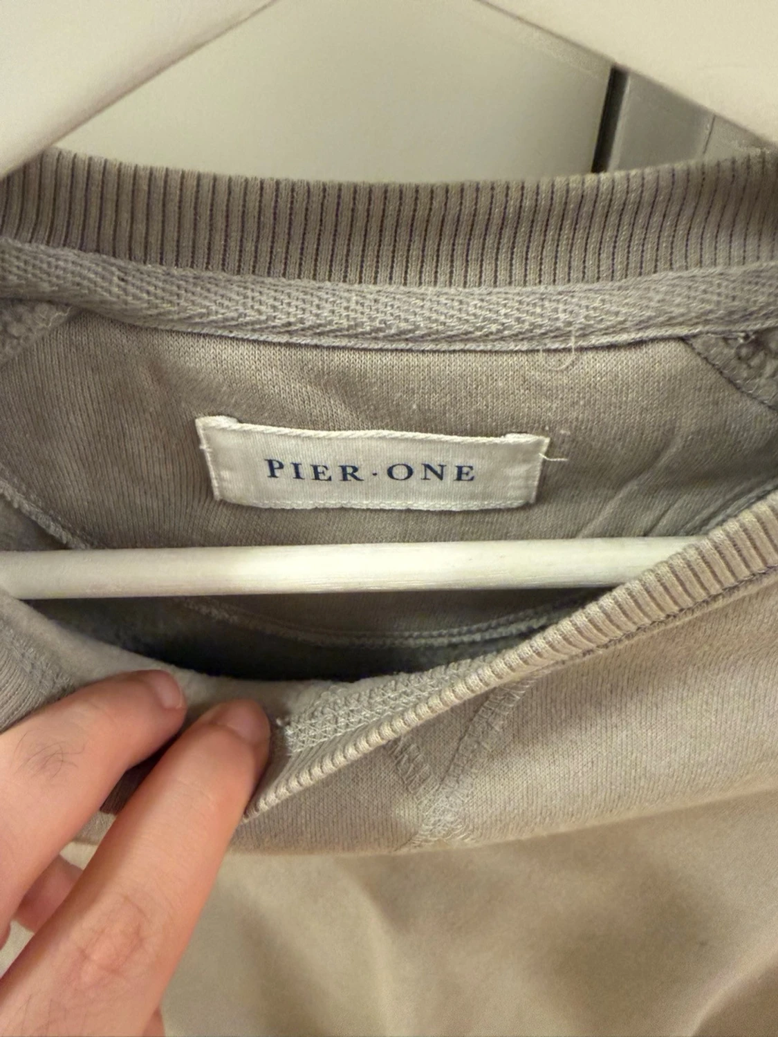 Beige basic sweatshirt - 2