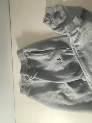 Polo byxor  - Bra skick 🙌| riktigt snygga och väldigt värma för vinter ❄️ men man kan även ha de på sommaren ✅🎁| riktigt snygga  och sköna 🍀|