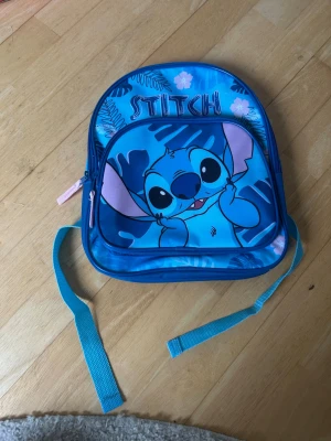 Blå Stitch ryggsäck Disney - Helt ny med prislapp 