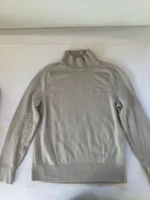 Hugo Boss stickad tröja - Ganska ny