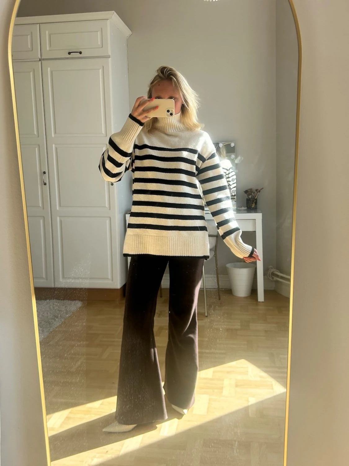 Beige och svart randig stickad tröja💖💖 - 1