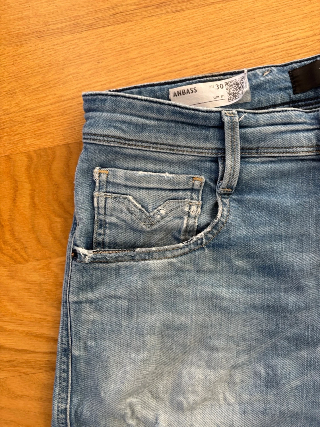 Ljusblå slim fit jeans från Replay - 2