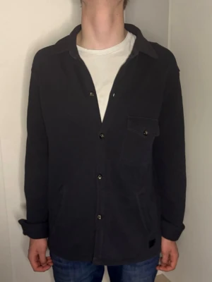 Brixtol Overshirt  - Snygg Overshirt från Brixtol. Storleken är M. Nypris ligger runt 699kr. Tveka inte på att höra av dig vid funderingar😊