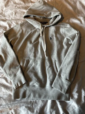 Ralph Lauren Hoodie  - Stilren Ralph Lauren hoodie i storlek S