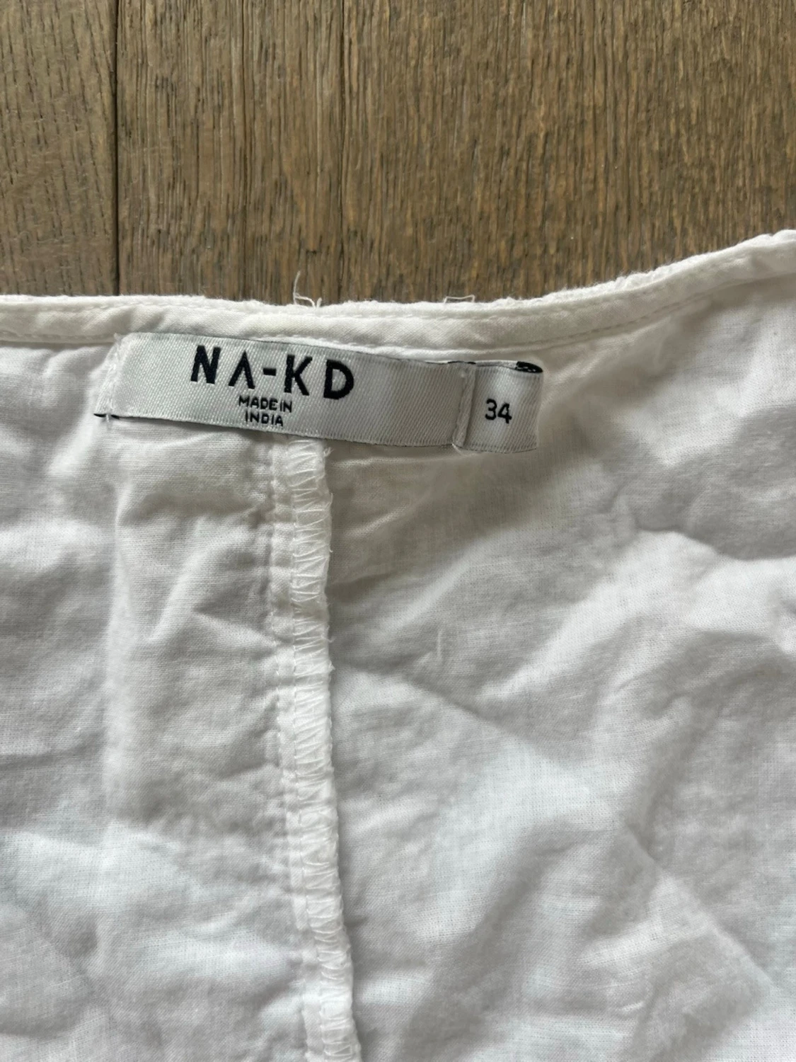 Vit kort klänning från NA-KD - 1