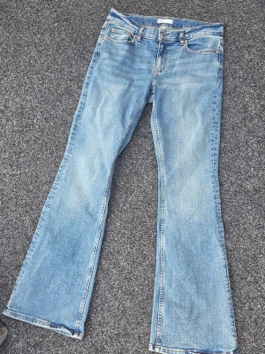 Perfect Jeans från Gina Tricot  - Perfect Jeans från Gina Tricot, Low waist, boot cup. Aldrig använda.