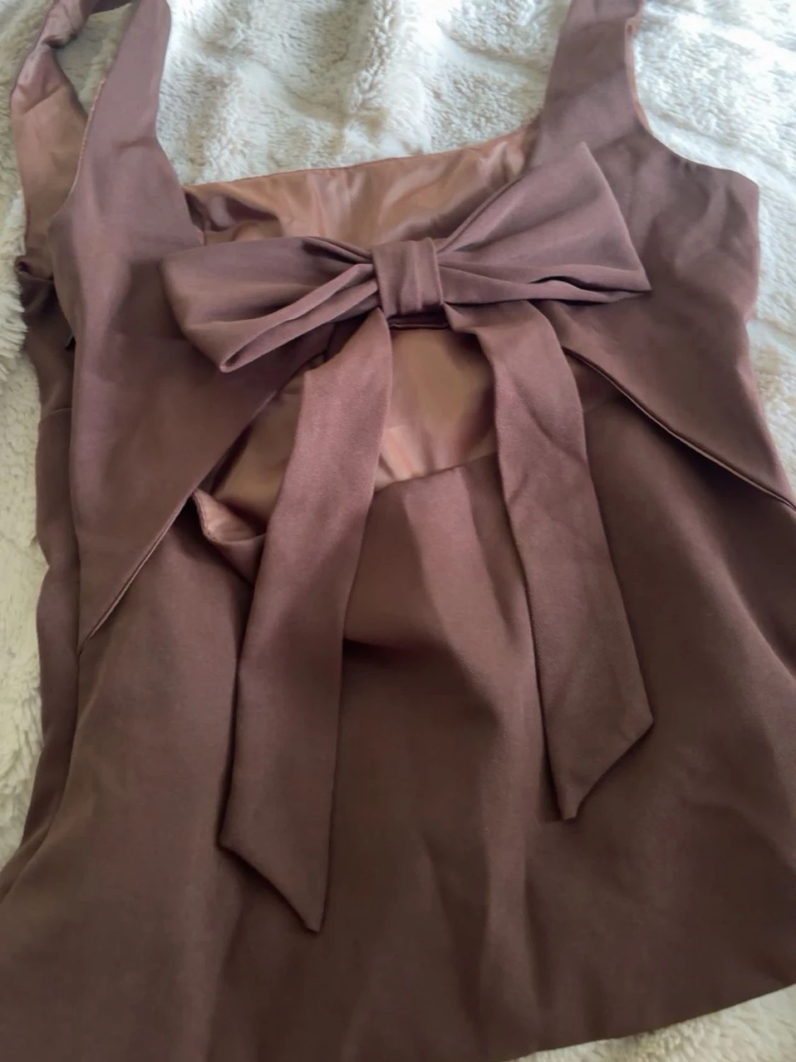 Brun ärmlös topp med rosett - 1