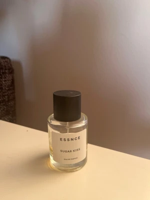 ESSNCE Sugar Kiss  - ESSNCE Sugar Kiss 