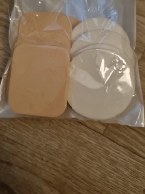 Beauty blenders - öppnade och är bra för foundation och concealer