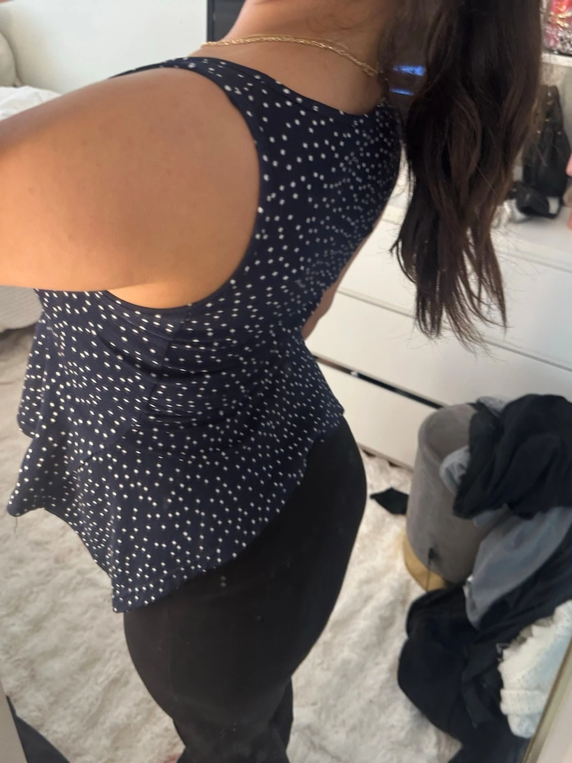 Mörkblå prickig ärmlös topp - 4