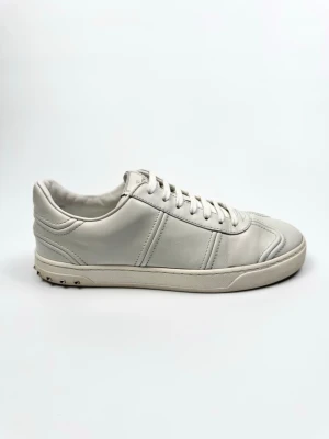 Valentino Flycrew Sneakers - Valentino Garavani Flycrew sneakers. Storlek 42. Skick 8,5/10. Nypris ca 7700kr. 100% autentiska.