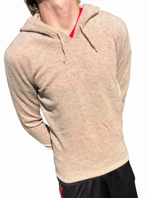 100% Merinoull Stickad Hoodie - Bengtson’s Merino | Helt Ny | Sand | 100% Merinoull | Handsydda Tvättlappar | Slim/Regular Fit | Storlek S | Modellen är ~178 | Pris ej hugget i sten!