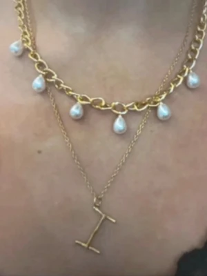 Pärlhalsband  - Pärlhalsband i rostfritt stål och justerbart ❤️