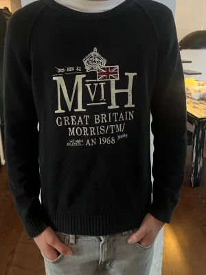 Morris tröja  - Passar M med. Skriv vid funderingar 