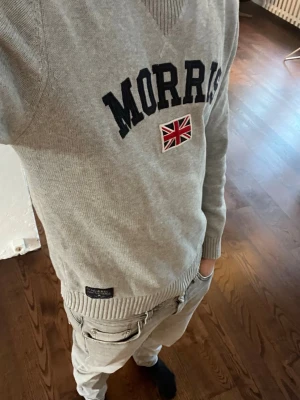 Morris tröja  - Passar M mer. Snygg 