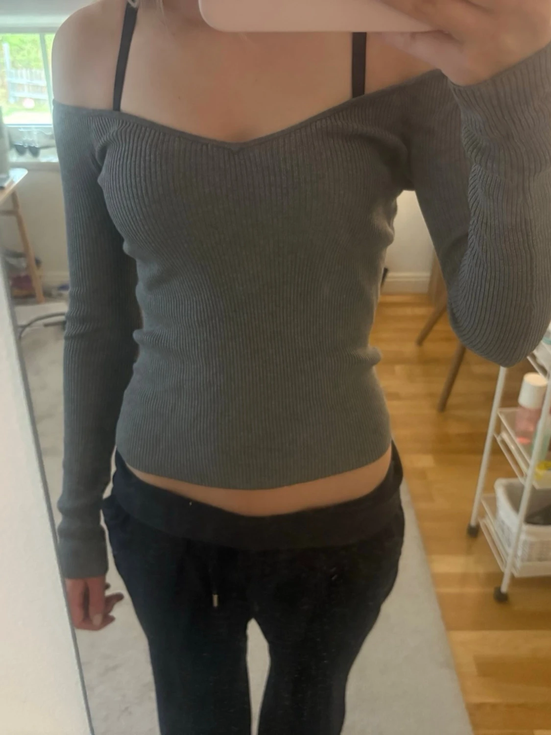 Grå tröja - 2