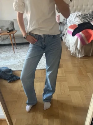 Jeans Zara - Raka jeans ifrån Zara, såå snygga!!