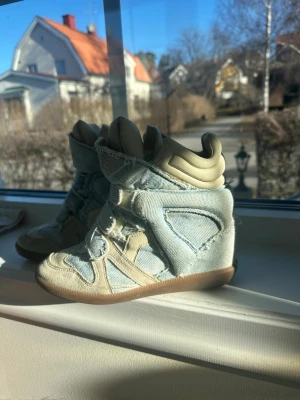 Isabel Marant denim skor - Äkta limeted edition Isabell marant skor. Använda få tal gånger.