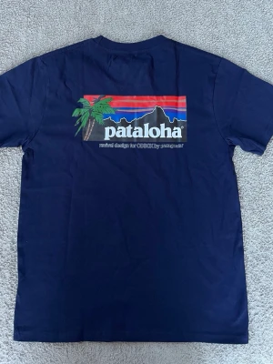 Patagonia T-shirt, storlek M - T-shirt med kort ärm och rund halsringning.  Tröjan är i mycket fint skick  Herrmodell