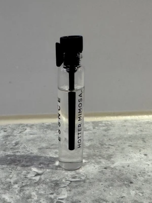 Essnce - Hotter mimosa - Essnce - Hotter mimosa, köpt nyligen och är provad. Mängd syns på bild 🍐