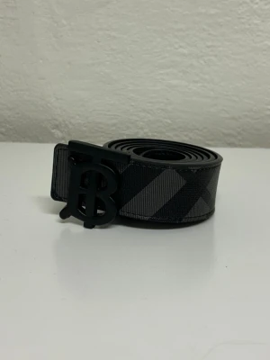 Burberry Bälte  - Helt nytt aldrig använd. Storlek 110. Snabb frakt. Endast bälte.