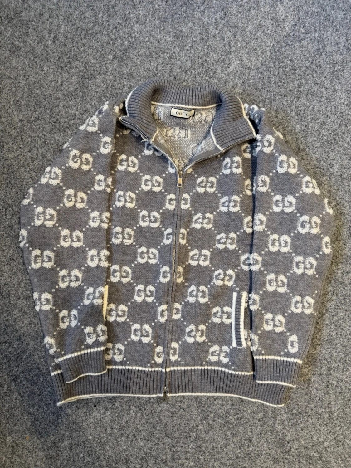 Gusci gray cardigan sweater