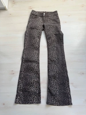 Jeans - Skitsnygga Leo jeans💕