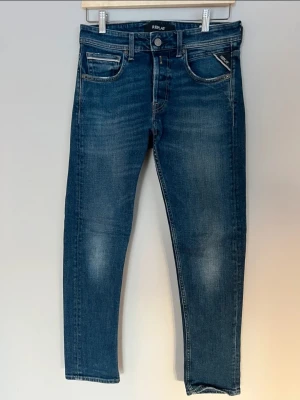 Blå jeans från Replay - W28 L30 mycket gott skick 