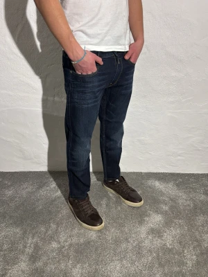 Replay jeans  - Ett par riktigt snygga jeans från Replay i storlek W34 L30 i modellen Anbbas 