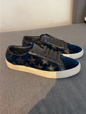 Saint Laurent Skor  - Sain Laurent  sneaker | Skick: 9/10 | Storlek EU 39.5 (passar EU 40)  | Tillkommer enbart skorna vid köp!