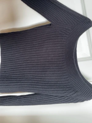 Stickat tröja - Off shoulder stickat tröja ifrån storlek XS från Hm